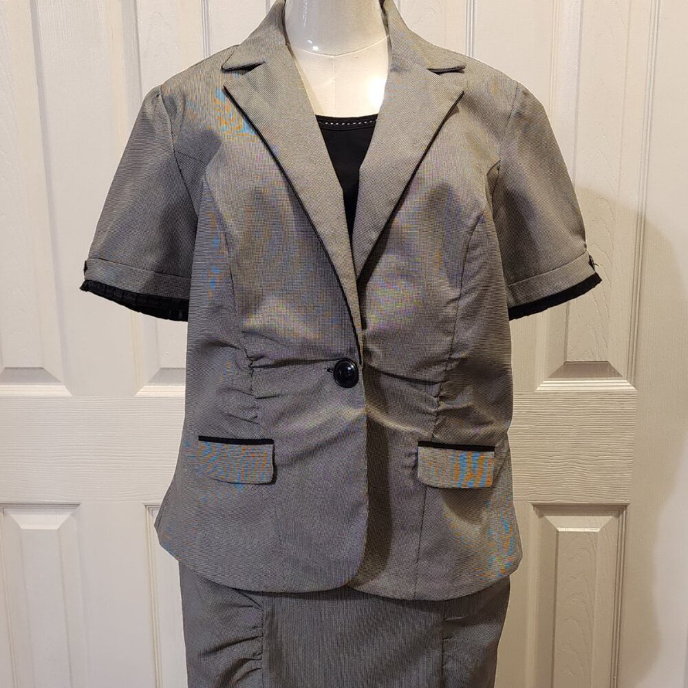 Black & White herringbone style feminine suit jacket